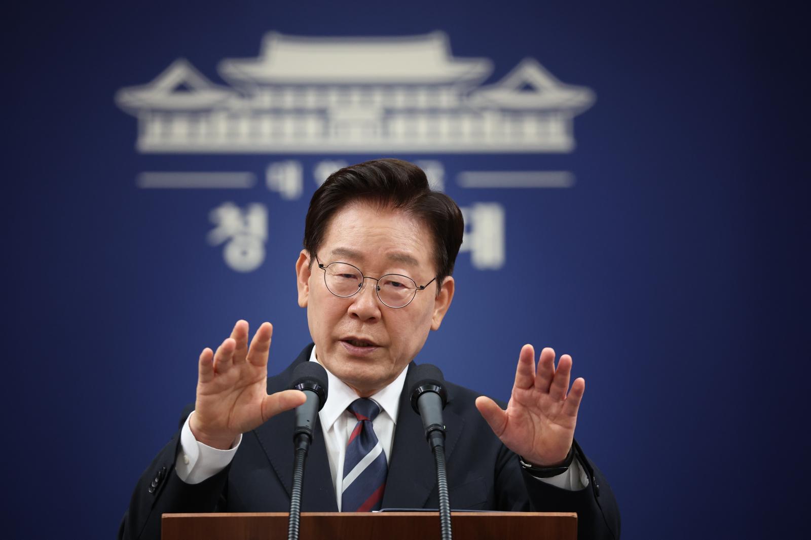 트럼프 “北문제 관심 가질 때 됐다” 李 “단계적 접근해야”