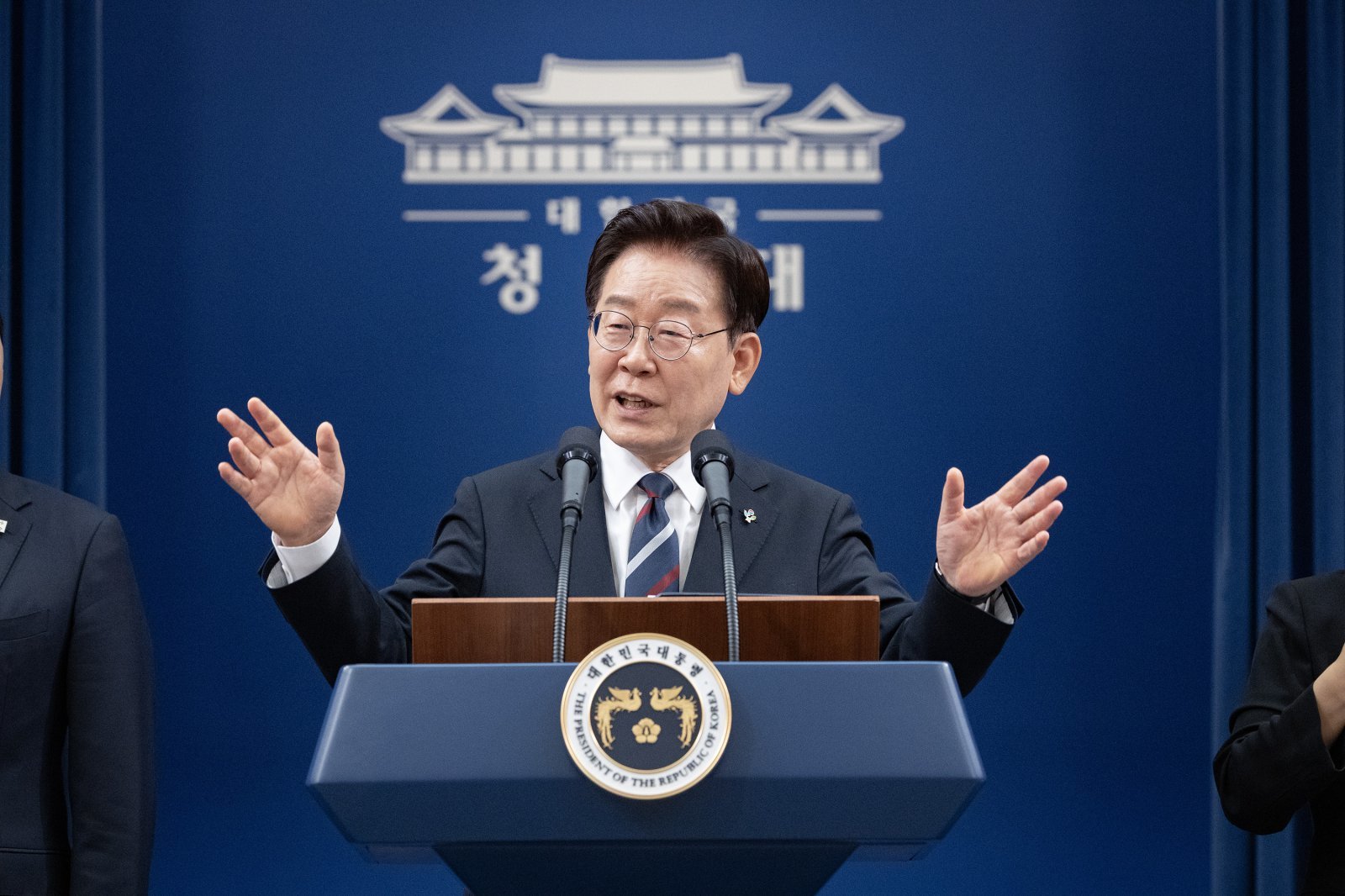 李 “선거일 기점 지지율 폭락, 국민의 평가…與 원수 싸우듯 전쟁 말라”