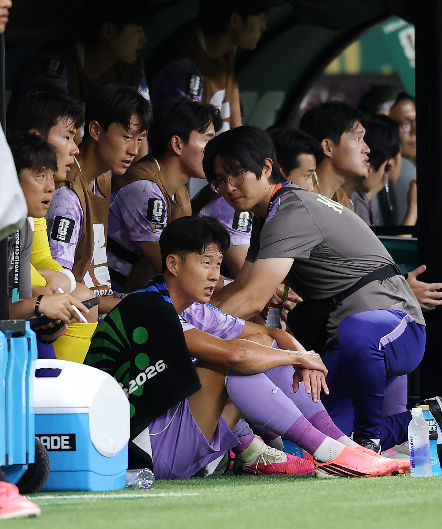 18일(현지 시간) 멕시코 과달라하라 스타디움에서 열린 2026 북중미 월드컵 조별리그 A조 대한민국과 멕시코의 경기, 대한민국 손흥민이 교체아웃된 후 벤치에 앉아 아쉬워하고 있다. 2026.06.19 [사포판(멕시코)=뉴시스]