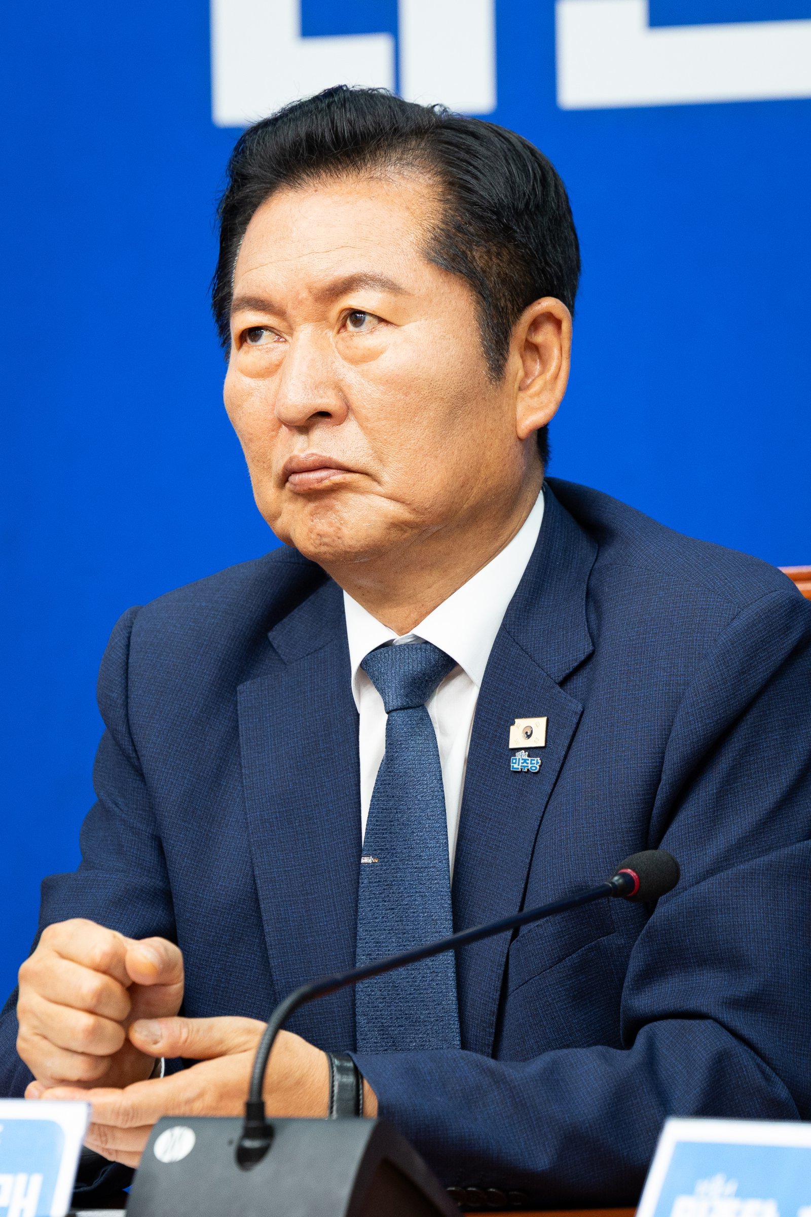 정청래 더불어민주당 대표가 19일 서울 여의도 국회에서 열린 최고위원회의에서 생각에 잠겨 있다. 2026.6.19 뉴스1