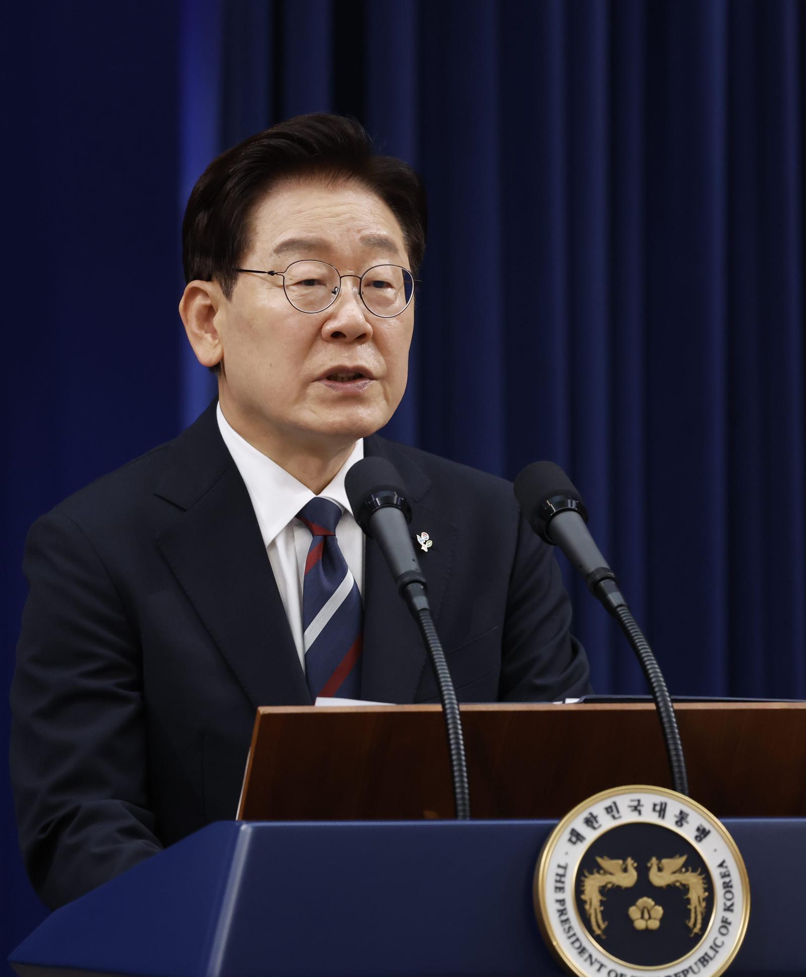 李 “우리 돈으로 방위 책임, 전작권 왜 美가 갖나”