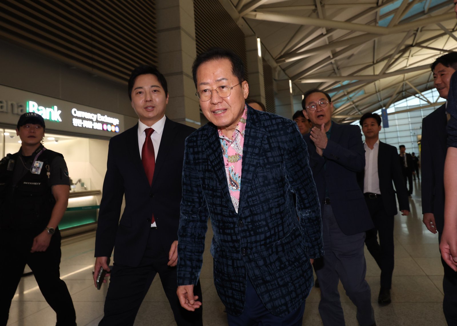 홍준표 “장동혁, 미숙하지만 그나마 뚝심으로 견뎌서 국힘 유지”