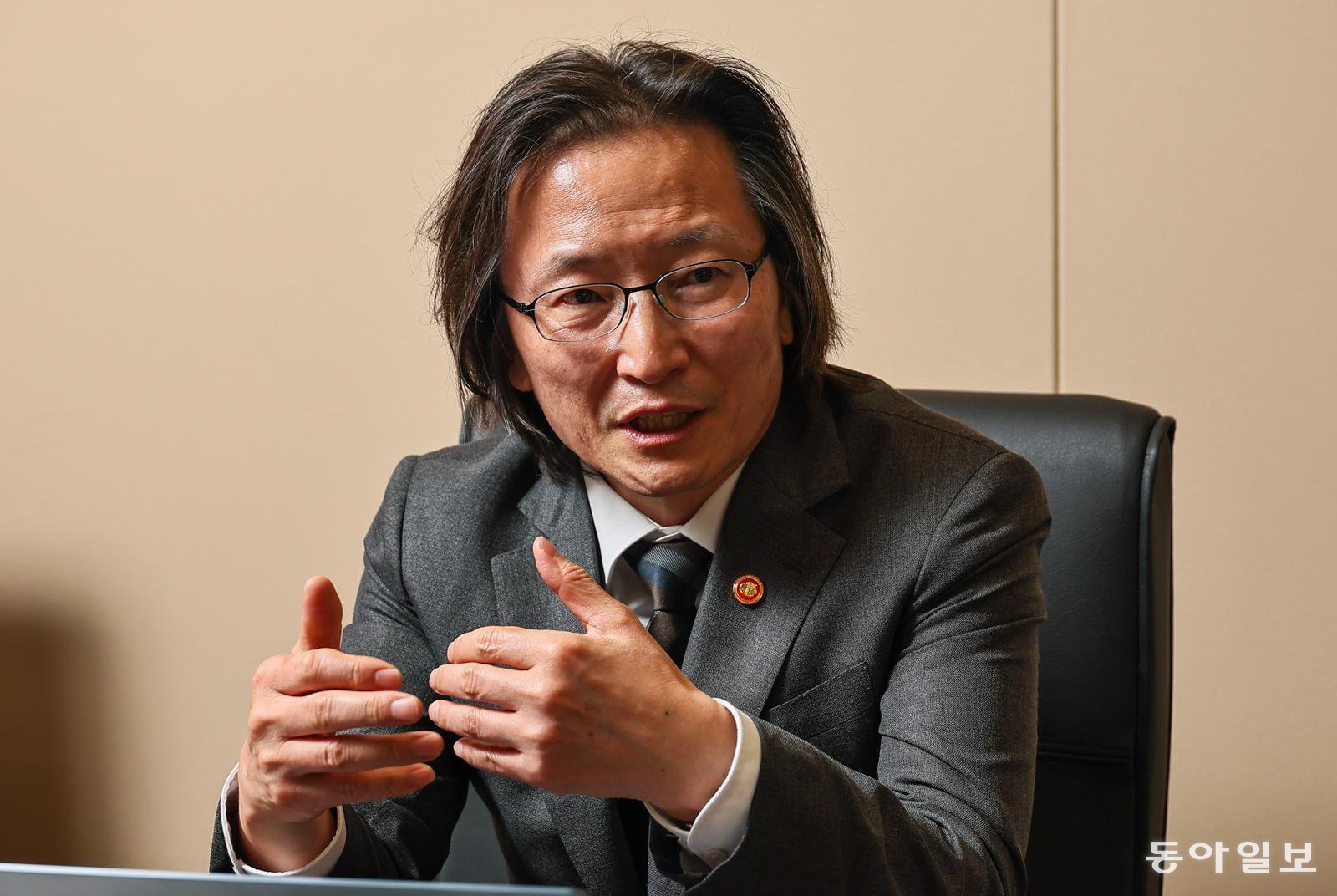 주병기 공정거래위원장이 18일 서울 중구 한국공정거래조정원에서 동아일보와 인터뷰를 하고 있다. 양회성 기자 yohan@donga.com