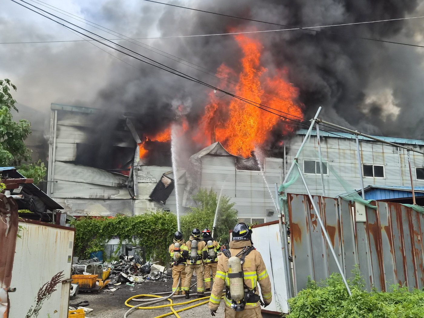 광주 평동산단 공장에 화재…소방 대응 1단계 발령 진화 중