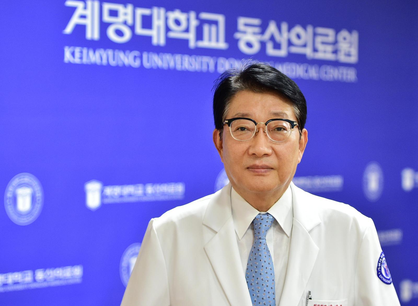배재훈 계명대 동산의료원장은 19일 동아일보와의 인터뷰에서 “필수 의료는 지역의 존립 문제와 직결된다”며 “권역응급의료센터 지정과 양성자 암병원 구축을 통한 지역 완결형 의료체계를 조성할 것”이라고 말했다. 계명대 동산의료원 제공