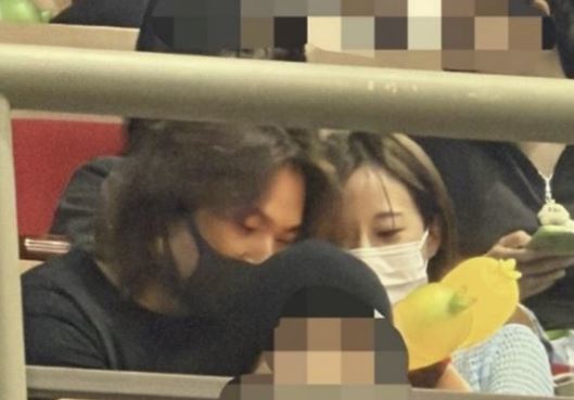 콘서트장서 포착된 대성-허영지…열애설에 “친한 동료” 부인