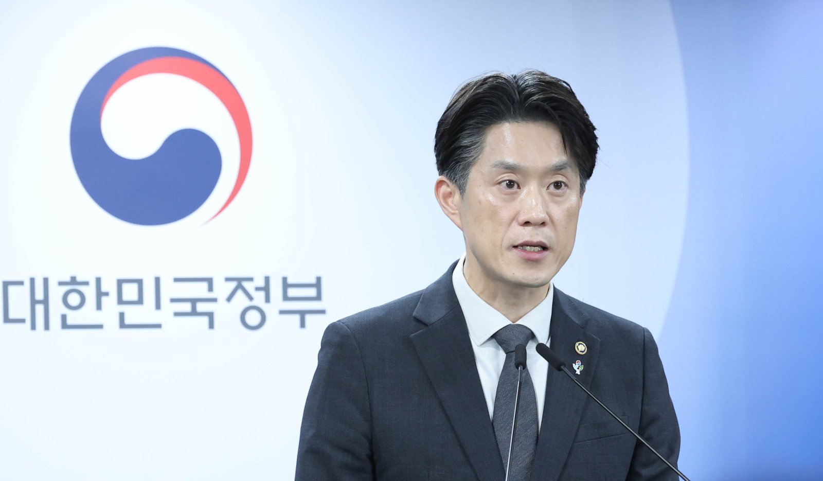 노용석 중소벤처기업부 1차관이 22일 오후 서울 종로구 정부서울청사에서 ‘모두의 창업’ 합격자 5000명의 개인정보와 창업 아이디어가 유출된 사고와 관련, 진행 현황 및 향후 운영 방향을 발표하고 있다. 2026.06.22 뉴시스