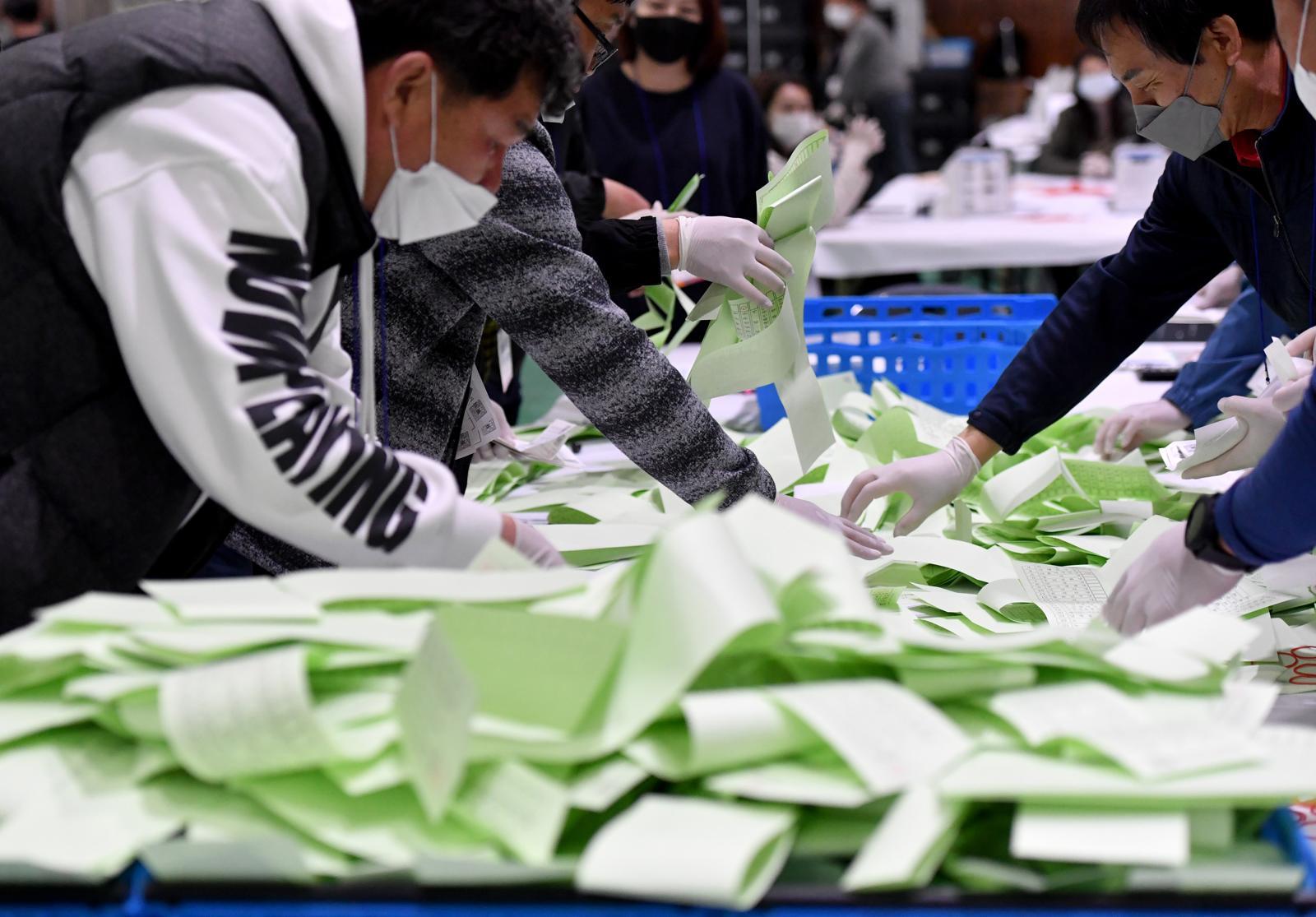 ‘124표차’ 충주시장 재검표한다…與후보 “입력 오류 가능성 제보받아”