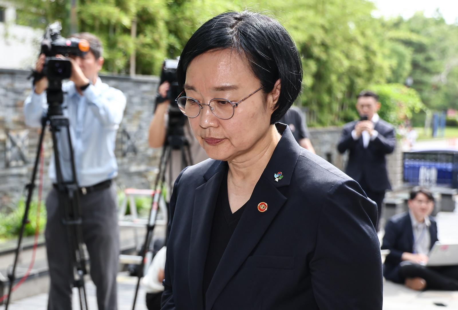한성숙 국무총리 후보자가 22일 서울 종로구 금융감독원 연수원에 마련된 인사청문회 준비 사무실에 출근하며 모두의 창업 정보유출 사태에 대해 발언 후 이동하고 있다. 2026.6.22 ⓒ 뉴스1