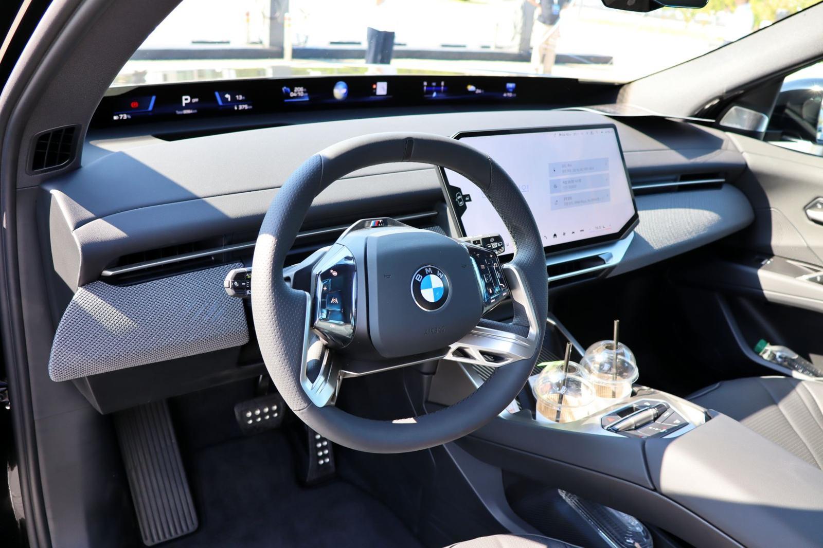 더 뉴 BMW iX3 실내 / 출처=IT동아