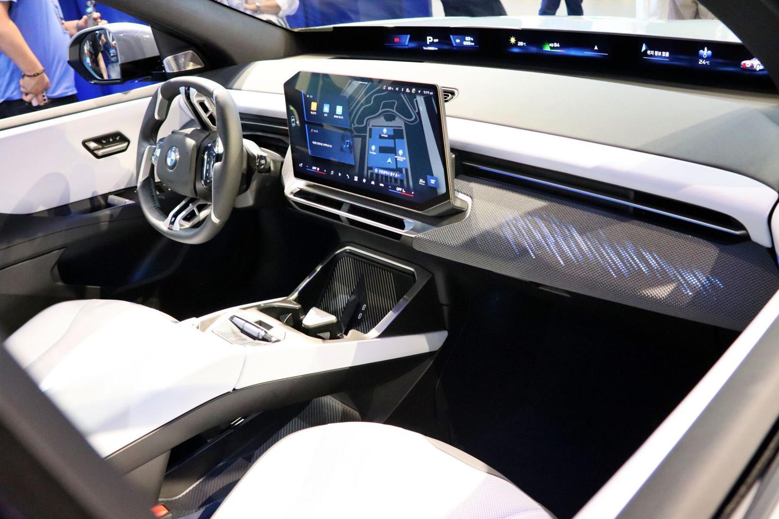 더 뉴 BMW iX3 실내 / 출처=IT동아