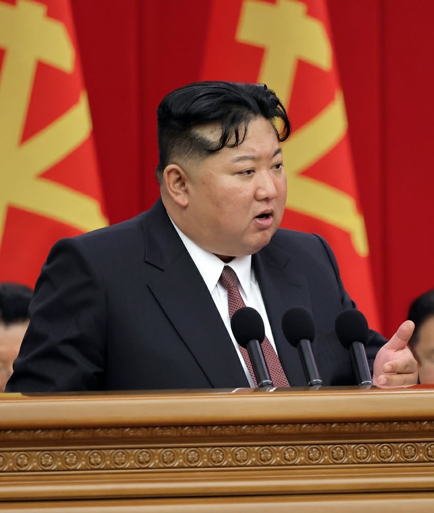 김정은 “핵무력 강화가 유일한 길…핵보유국 지위 철저히 행사”