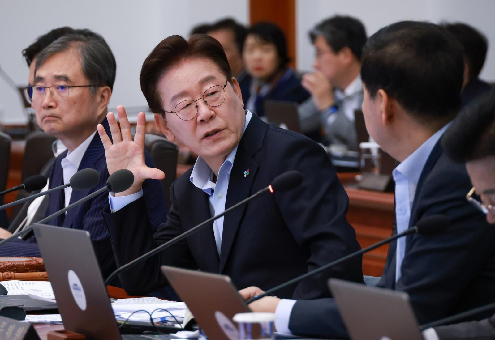 李 “선관위 예산 낭비-채용 비리-내부 운영, 충분히 다 수사하면 좋겠다”