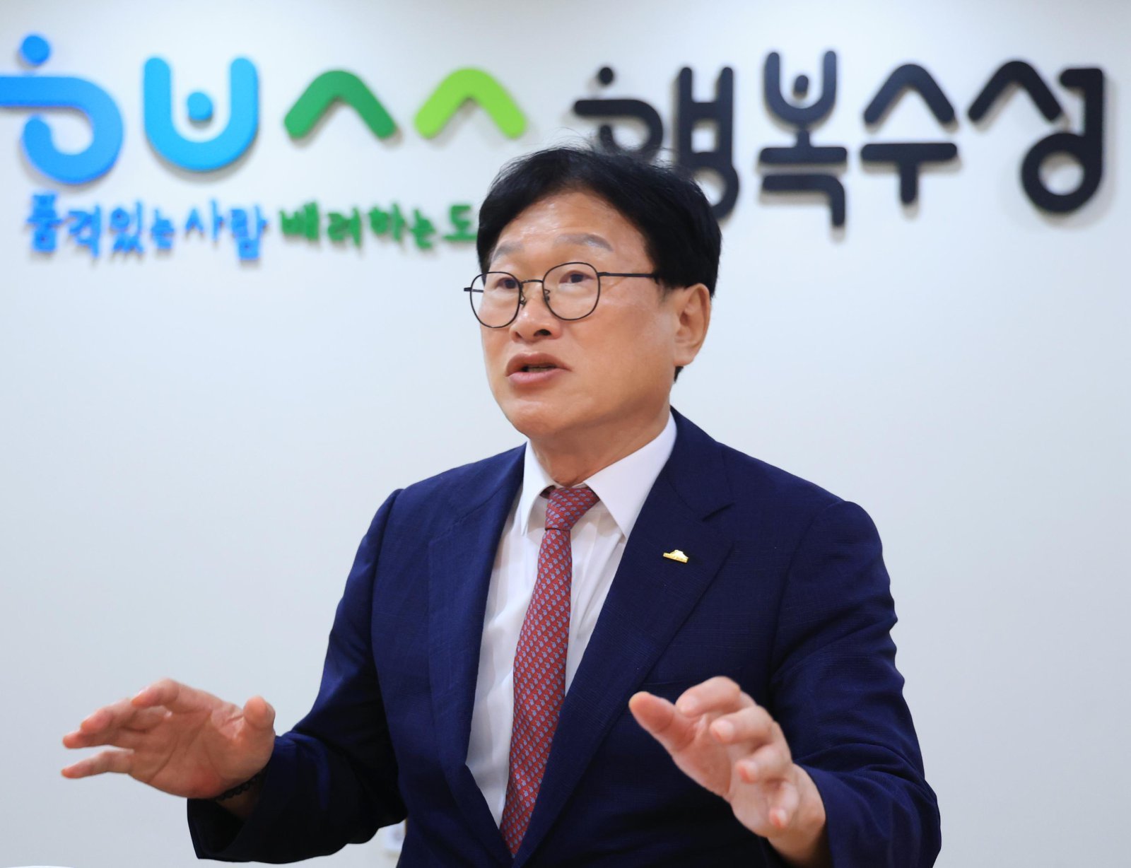 김대권 수성구청장이 23일 “인구 감소와 지방소멸 시대에는 사람들이 찾아오고 머무는 목적지 도시를 만드는 것이 경쟁력”이라고 말했다. 김 구청장은 “수성못과 군부대 후적지 개발, 문화·관광 인프라 확충, 미래산업 육성으로 지속 가능한 성장 기반을 구축하겠다”고 강조했다. 대구 수성구 제공