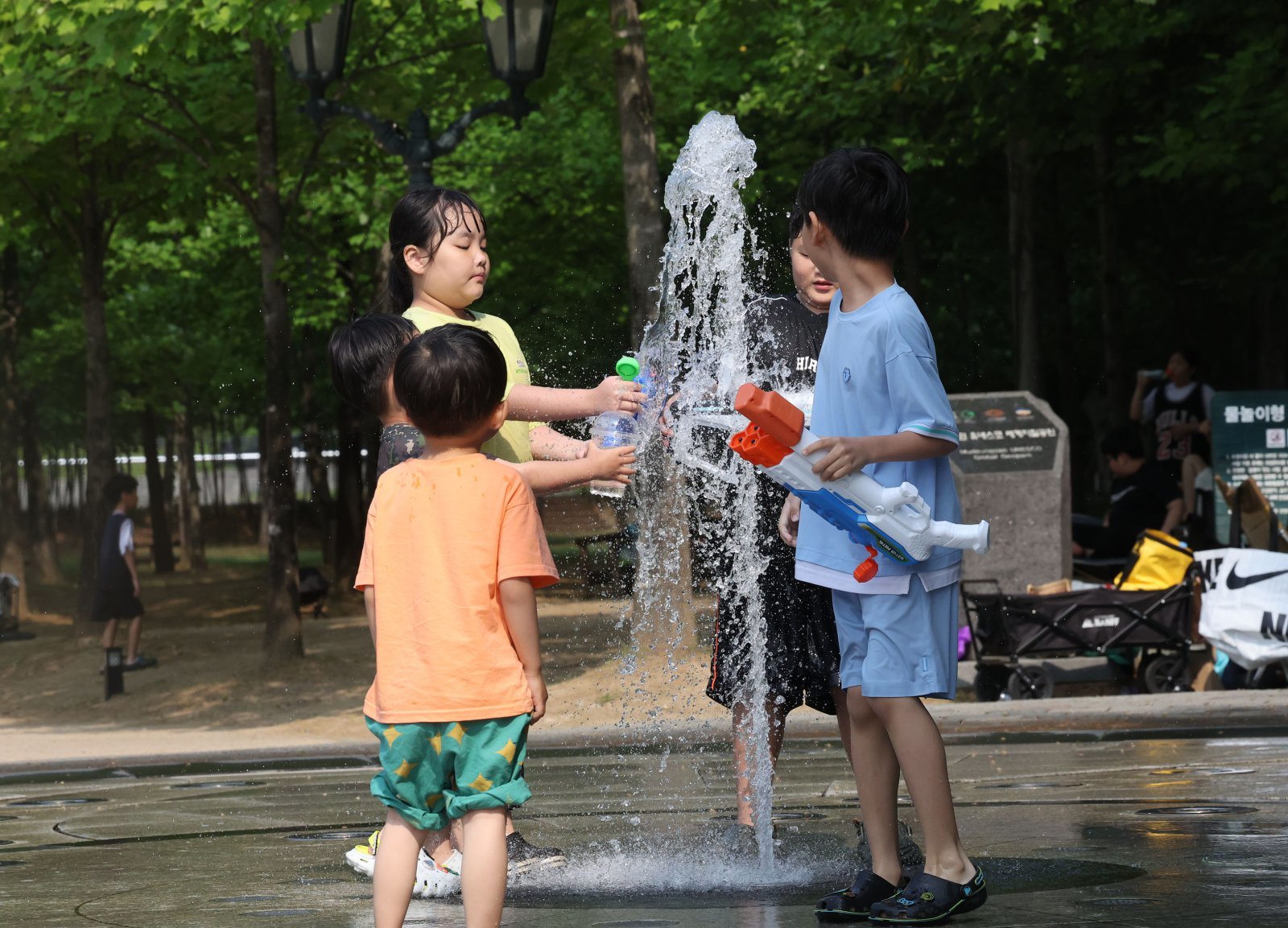 내일 제주·남해·동해안 최대 30㎜ 비…한낮 최고 30도 ‘평년 수준’