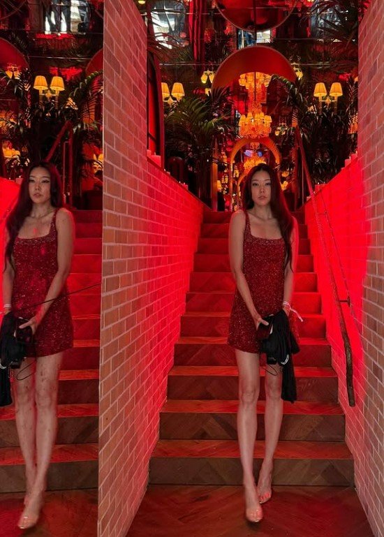 43세 한혜진, 레드 미니드레스 자태…파리서 근황 공개