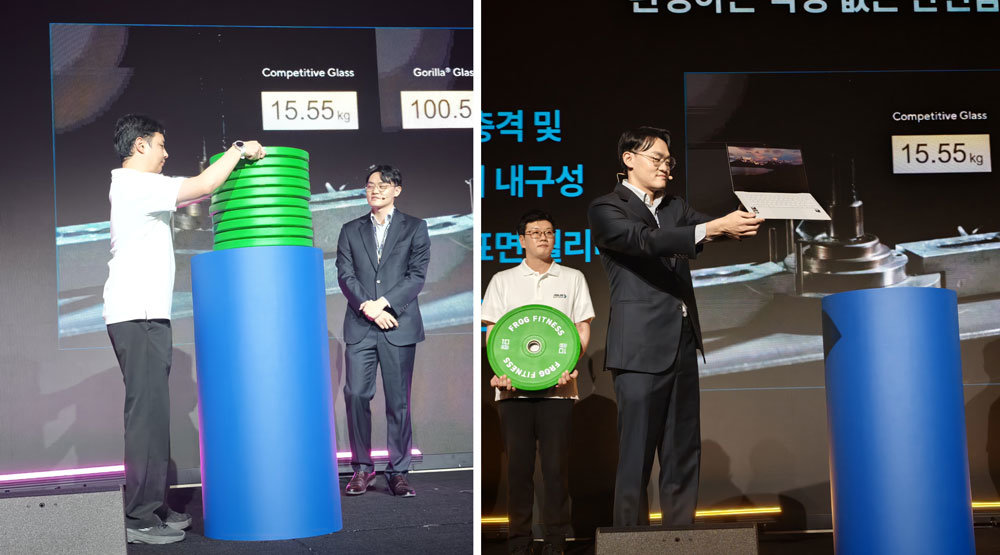 엑스퍼트북 울트라에 직접 100kg 압력을 가한 후에도 정상 작동함을 보여주는 카이람 팀장 / 출처=IT동아