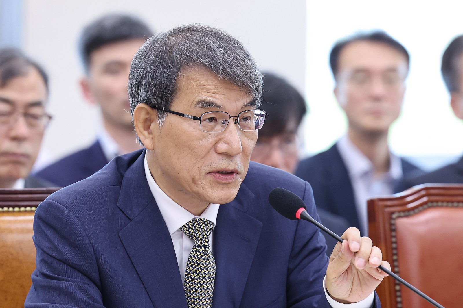 노태악 전 중앙선거관리위원장이 23일 서울 여의도 국회에서 열린 제9회전국동시지방선거투표용지부족 사태 등 국민참정권침해진상규명 및 선거관리개혁을 위한 국정조사 특별위원회에서 의원 질의에 답변하고 있다. 2026.6.23/뉴스1