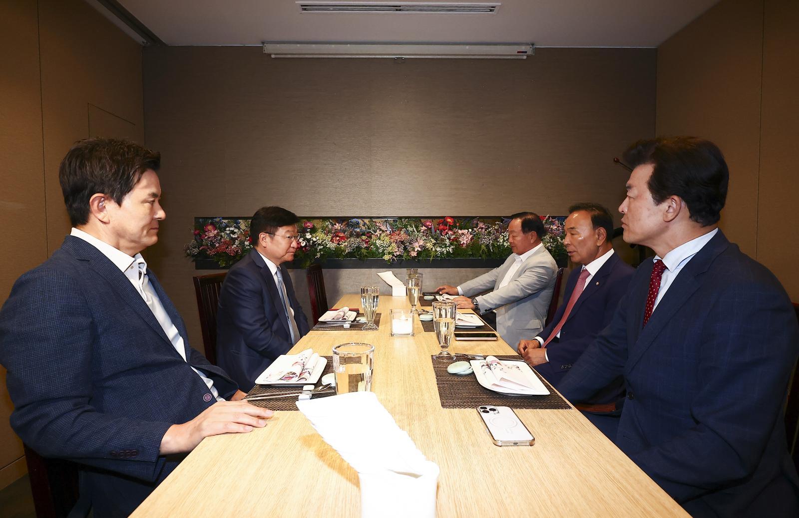 정점식 “장동혁 사퇴 논란 종식돼야”…릴레이 중진 회동 이어가