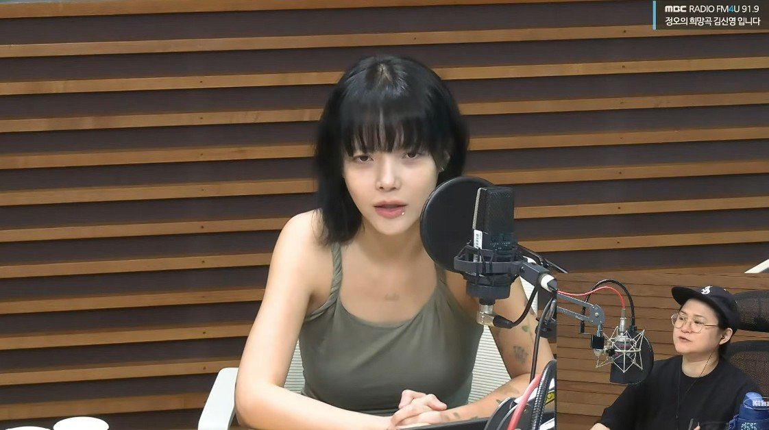지민 “짧은치마 역주행에 큰 용돈…그 돈으로 새 앨범”