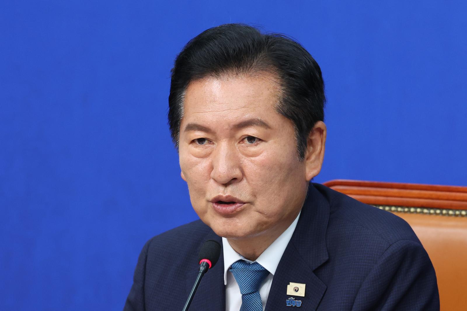 정청래 더불어민주당 대표가 24일 서울 여의도 국회에서 열린 최고위원회의에서 발언하고 있다. 정 대표는 이날 대표직 사퇴를 발표했으며 연임 도전을 위해 8·17 전당대회에 출마할 전망이다. 2026.6.24 뉴스1