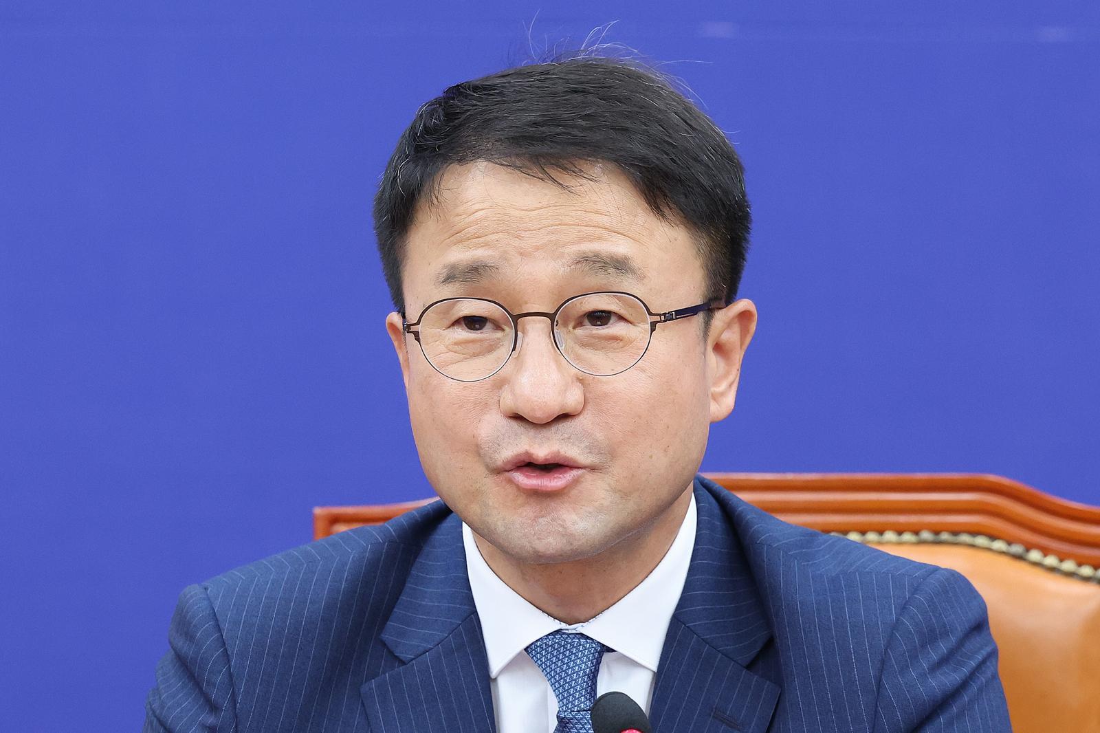 한병도 더불어민주당 원내대표가 24일 서울 여의도 국회에서 22대 국회 후반기 원 구성 협상 관련 기자회견을 하고 있다. 2026.6.24 뉴스1