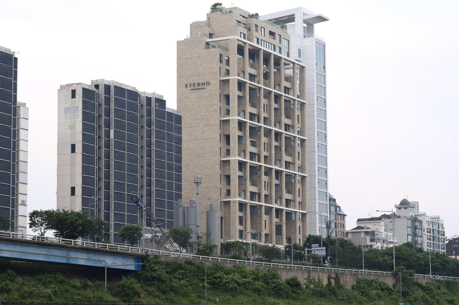 29채로 지어진 서울 강남구 ‘청담 에테르노’. 30채 미만으로 지으면 공개 청약과 분양가상한제 적용을 피할 수 있다. 뉴시스