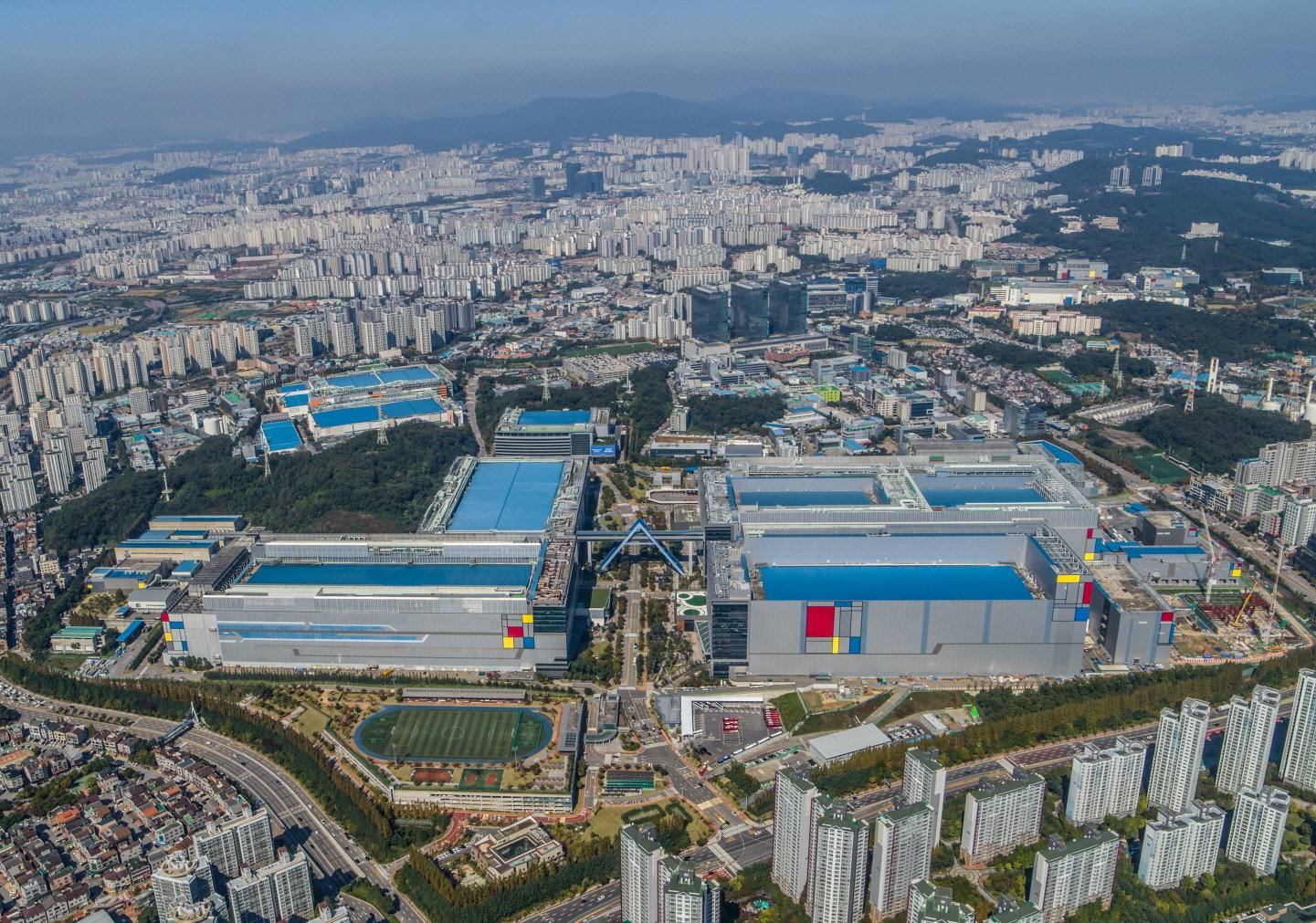 삼성전자 D램 점유율 1위 수성, 하이닉스는 HBM 시장서 압도적 1위