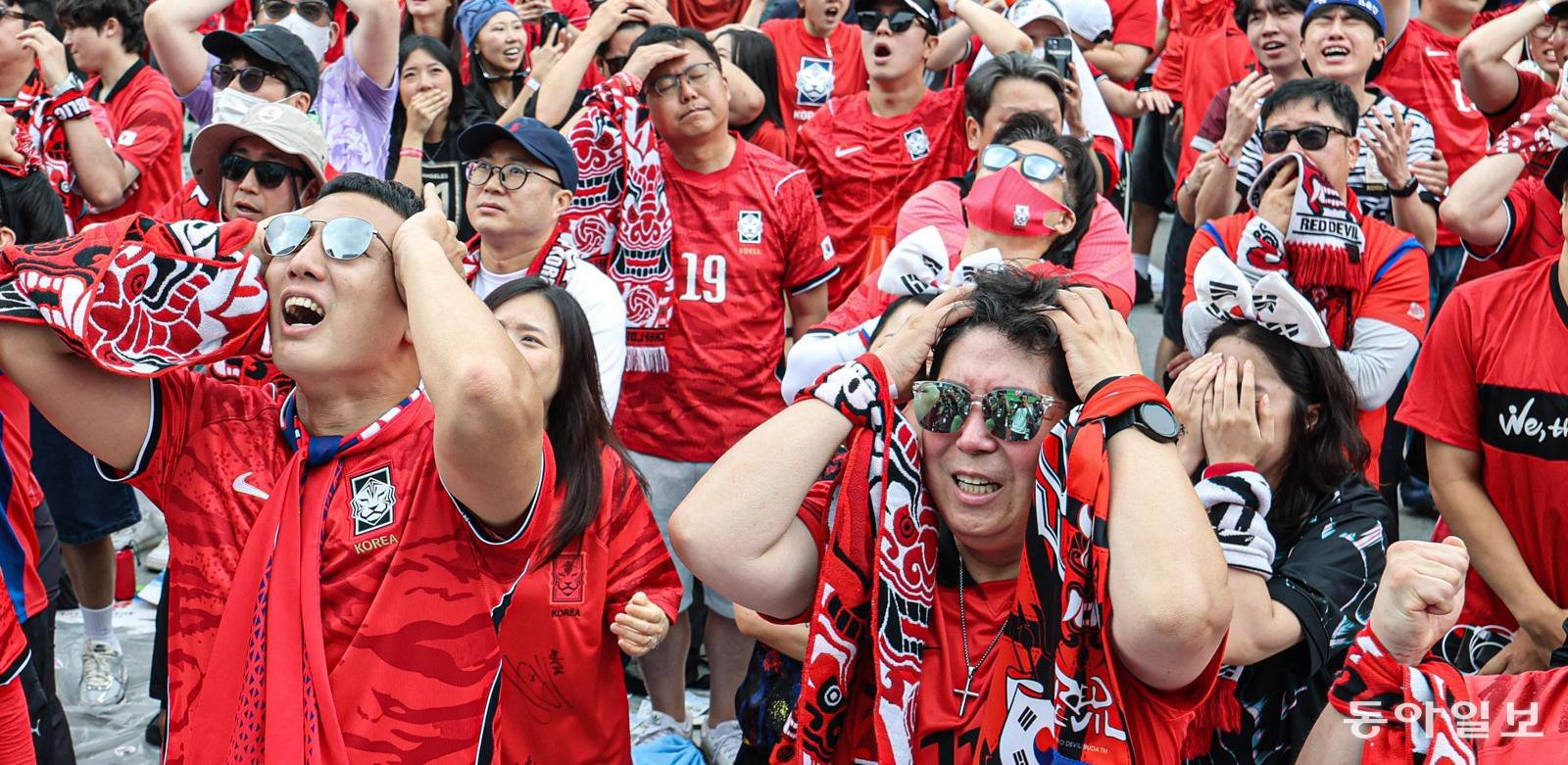 ‘최악 졸전’ 월드컵 3차전 남아공에 0대1 패배… 32강행 또 ‘경우의 수’ 따져야