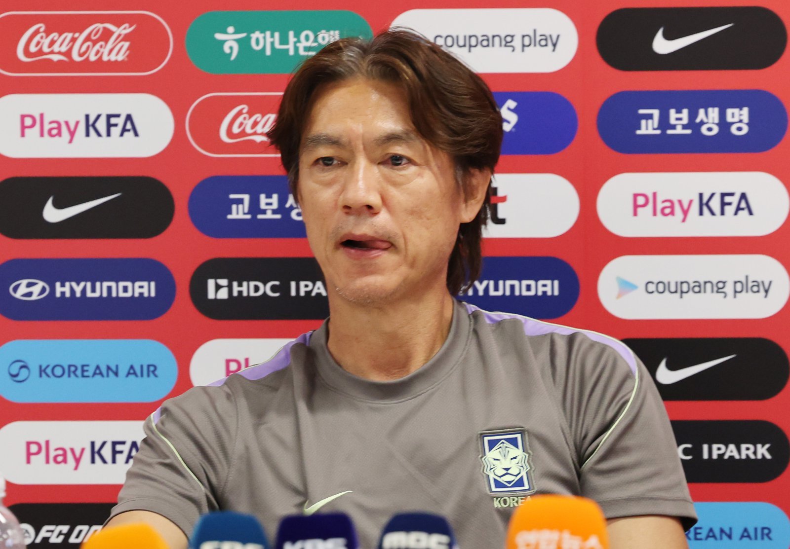 남아공전 졸전에 홍명보 “당황스럽고 설명 힘든 경기…팀 불화는 없다”