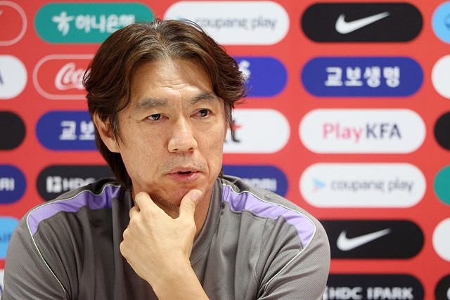 “데이터상 안 느려졌다”는 홍명보 vs “11명 중 9명이 더 걸었다”는 FIFA [데이터 비키니]