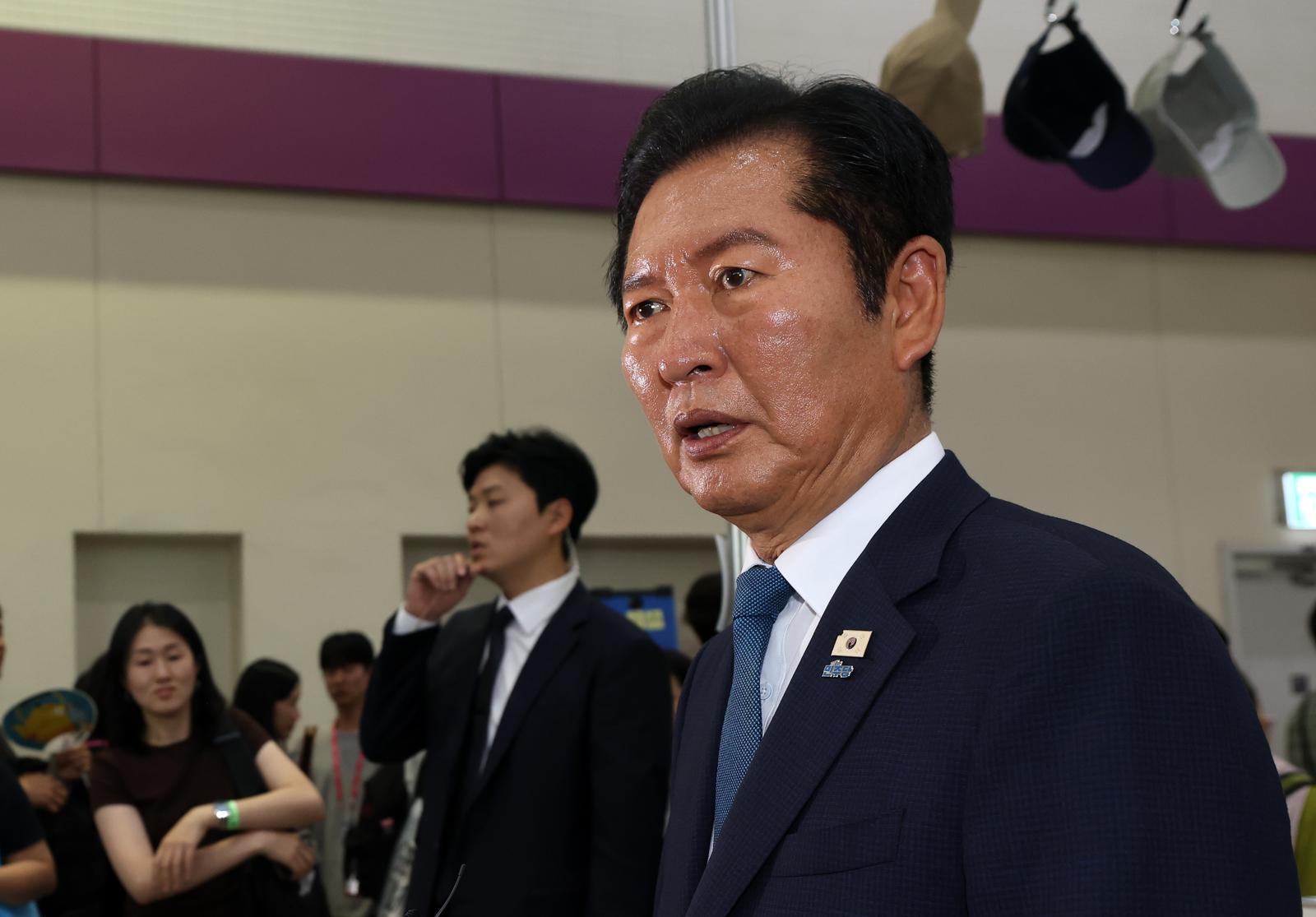 Ex-lawmaker Jeong Cheong-rae urges swift passage of prosecutor investigation rights abolition bill