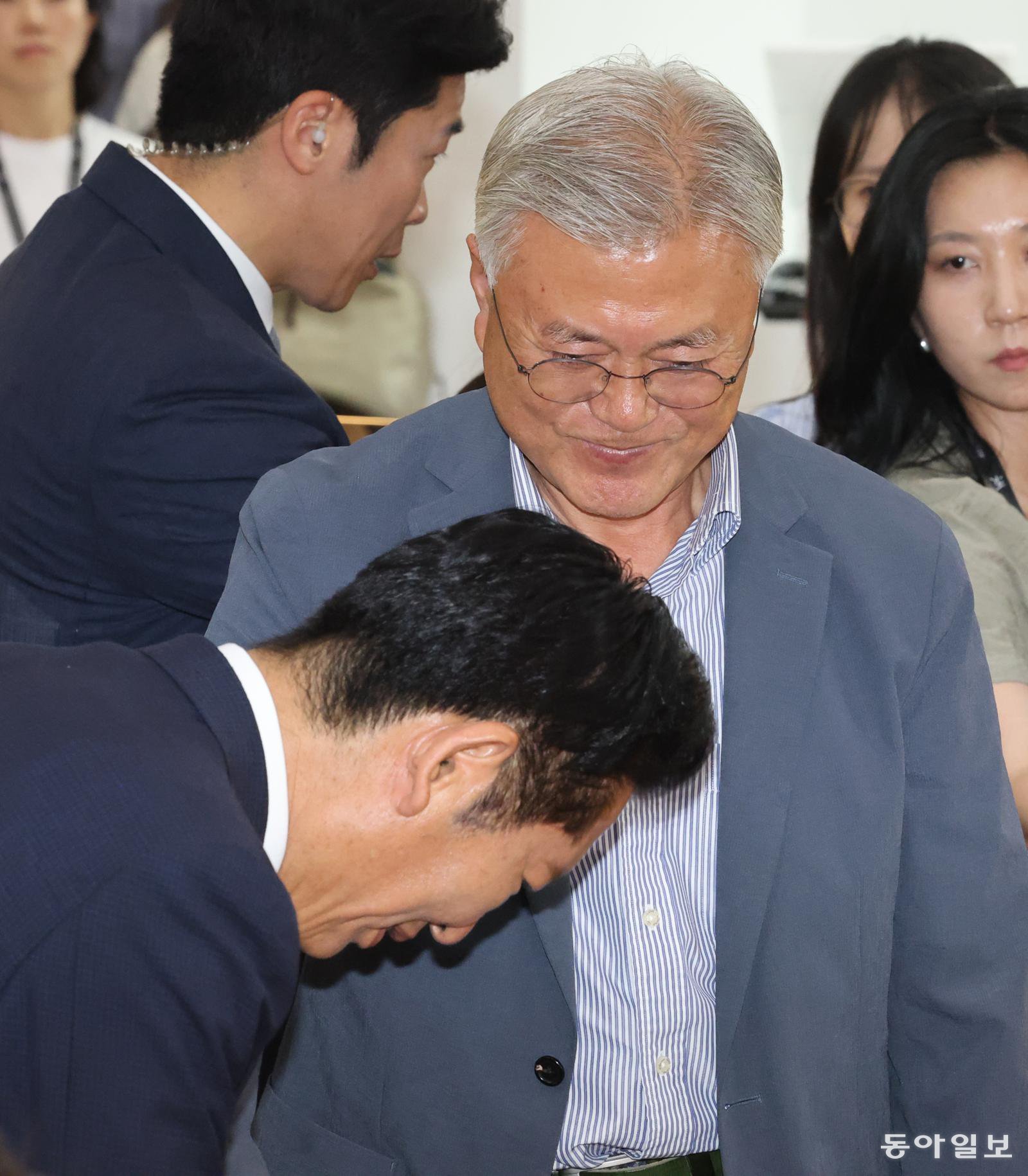정청래 前대표와 김민석 총리의 순발력 경쟁[청계천 옆 사진관]