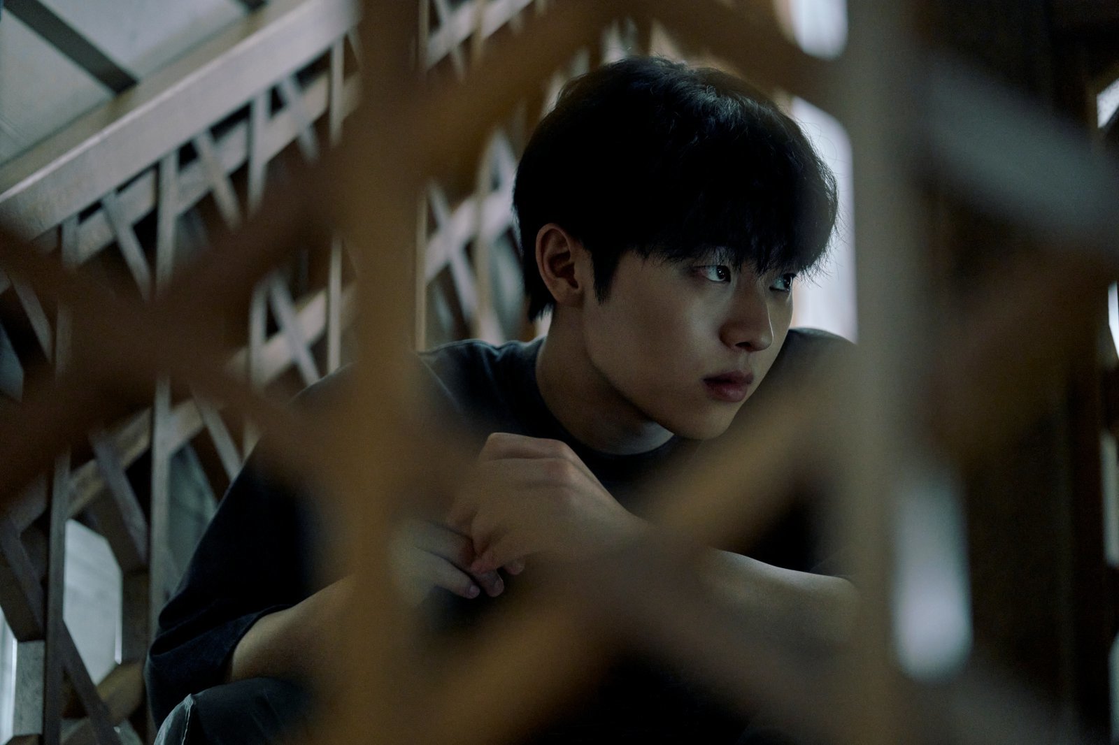 Choi Hyun-wook Proves Growth with 'The Boy Next Door': 'Considered Posture and Gaze'