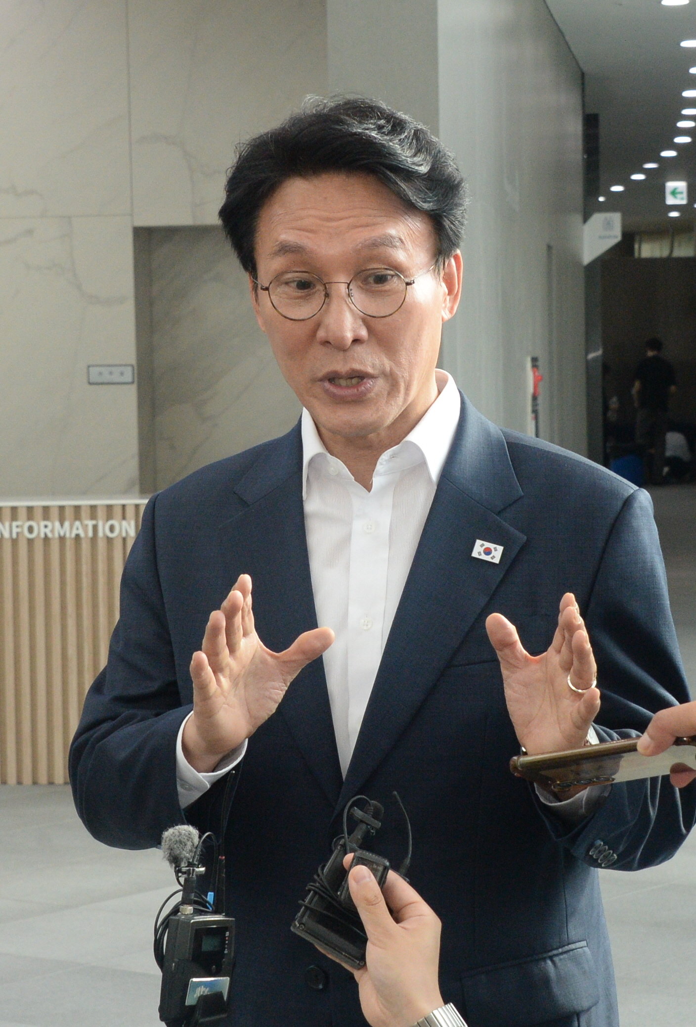 김민석, 유시민 겨냥 “대통령 만들었단 과잉 자신감 절제돼야”