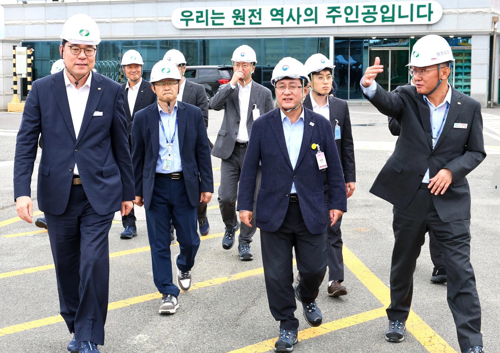 호남 반도체 물 부족 논란…기후장관 “7개 댐 15억톤 저장”