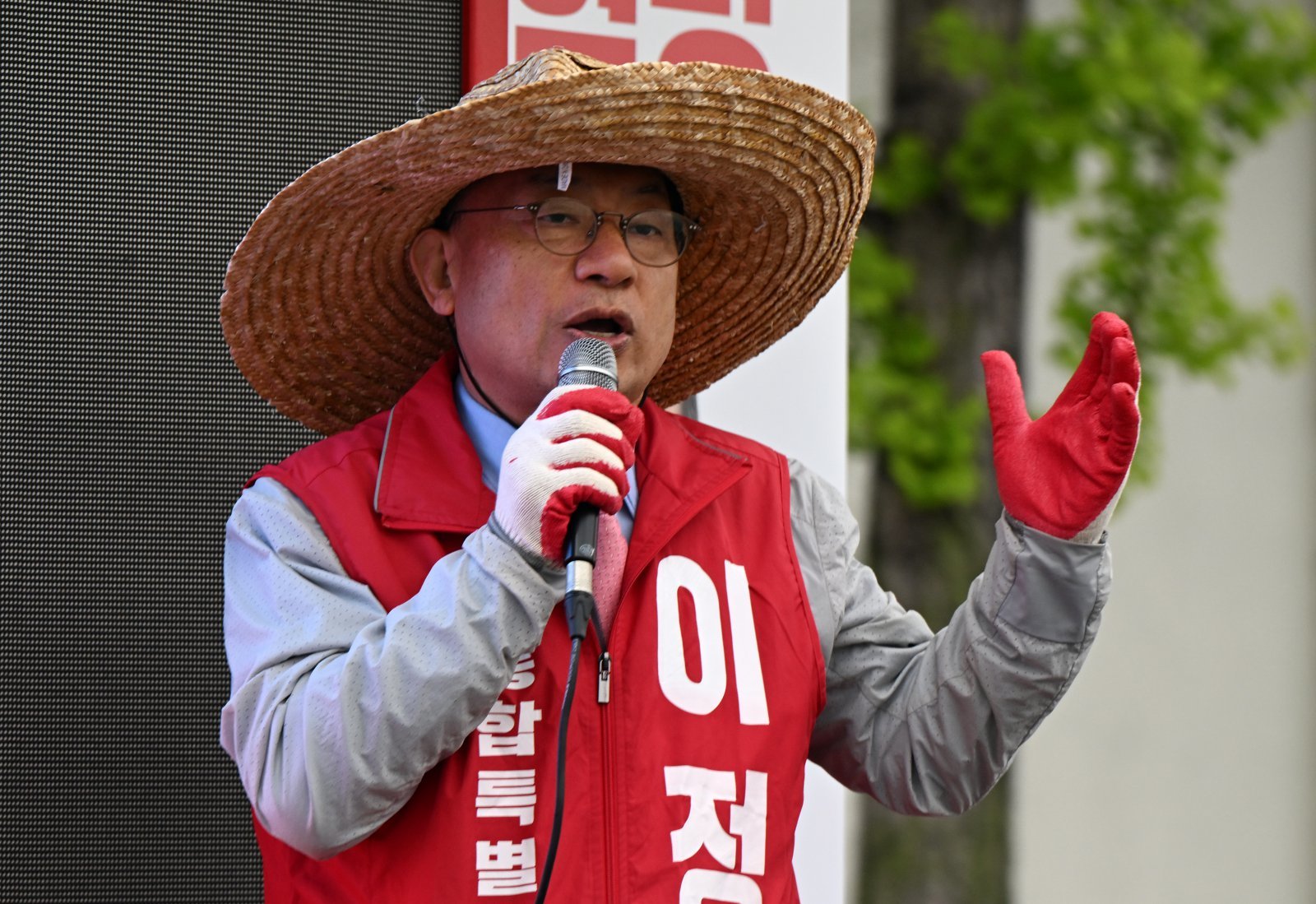 Former Conservative Leader Urges Party to Support Honam Investment