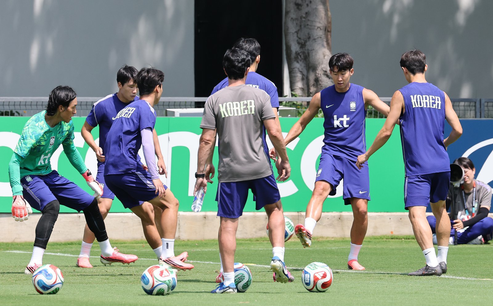 대한민국 축구국가대표팀 손흥민을 비롯한 선수들이 27일(현지시간) 멕시코 과달라하라 인근 대한민국 축구대표팀의 베이스캠프 훈련장인 치바스 바예 베르데에서 훈련을 하고 있다. 2026.6.28 뉴스1