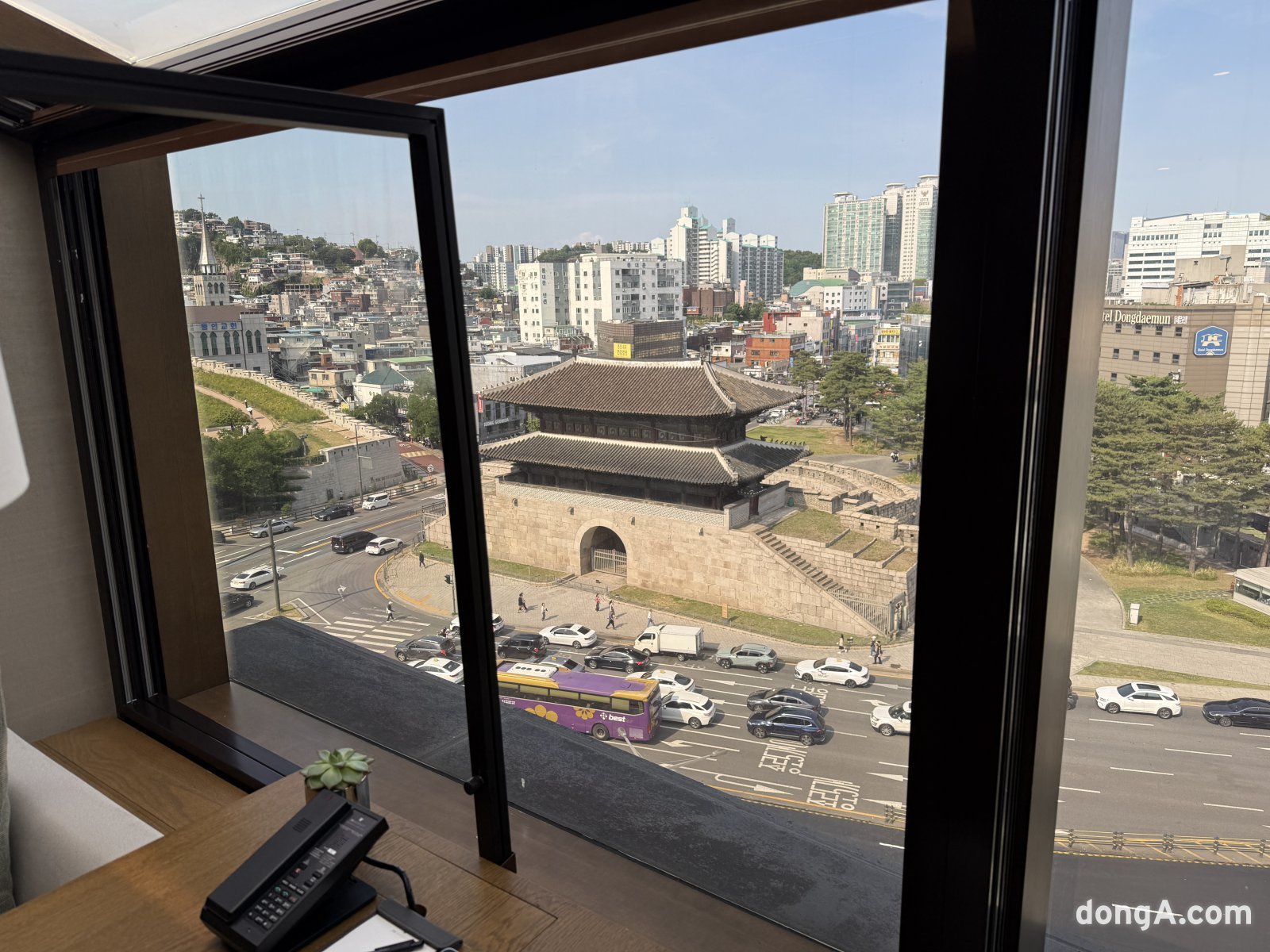 JW메리어트 동대문에서 바라본 동대문 전경. 김상준 기자 ksj@donga.com