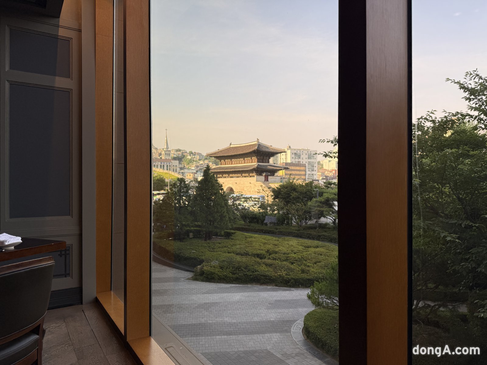 JW메리어트 동대문 BLT 스테이크에서 바라 본 동대문 전경. 김상준 기자 ksj@donga.com