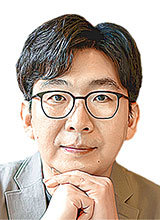 문지혁 소설가·‘한국어’ 3부작 저자