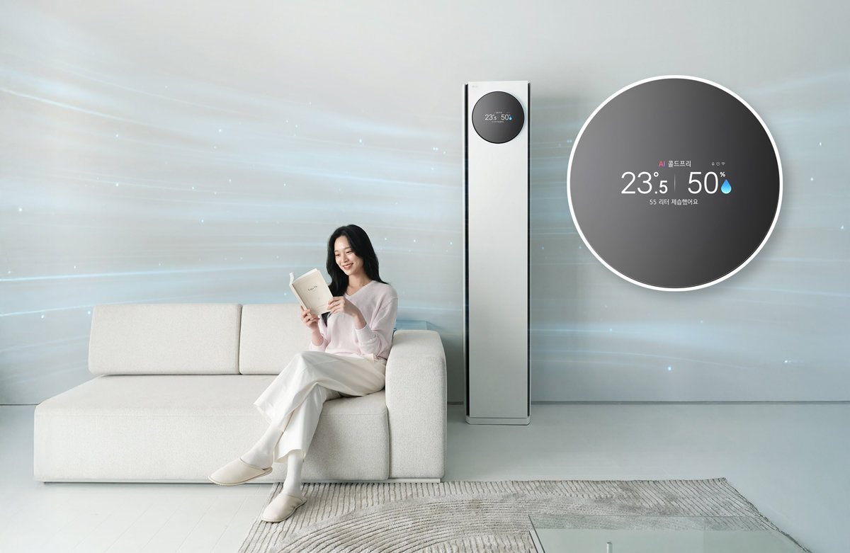 LG 휘센 에어컨의 새로운 2단 열교환기 기술은 각각의 열교환기를 별도로 제어하는 차별화된 기술력으로 ‘정온(定溫) 제습’이라는 신개념 냉방을 실현한다.