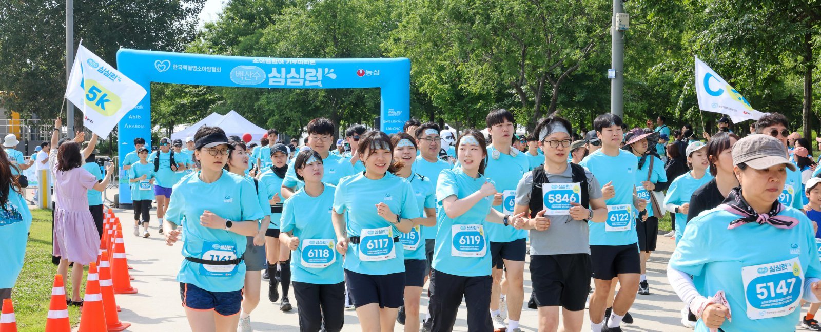 6일 농심이 서울 여의도 한강공원에서 소아암 환아를 응원하기 위해 기부 마라톤 ‘백산수 심심런’ 행사를 개최했다. 농심 제공