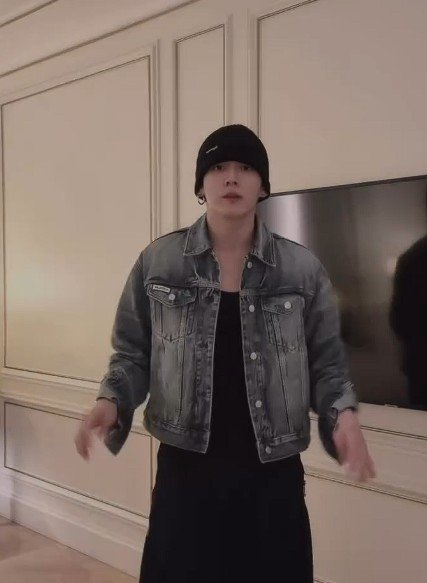 정국 “결혼해 달라는 말 그만…아직 생각 없어”