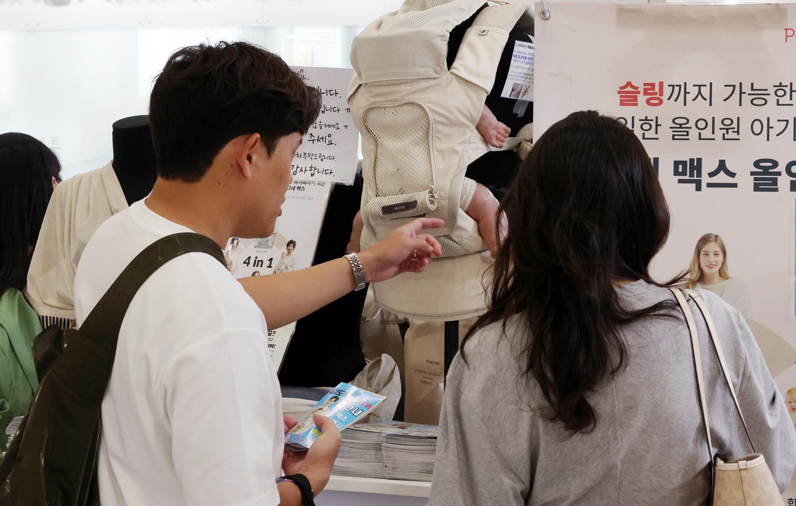 ‘남성 생계·여성 가사’ 옛말…‘전업주부’ 남성 27만명 역대 최다