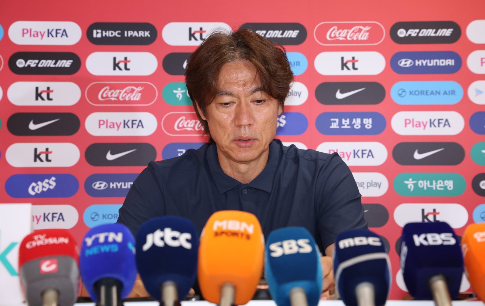 홍명보 감독 사퇴에 박문성 “안 물러날 수 없는 상황…억지 사과 느낌”