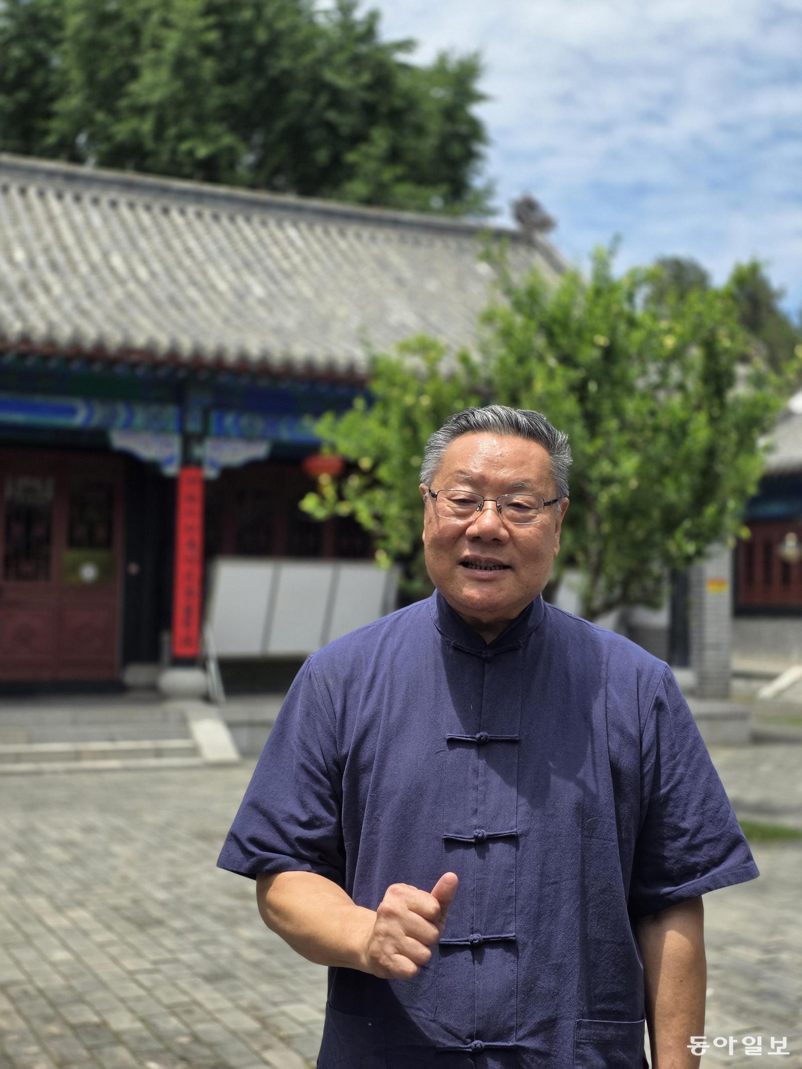 안회의  78대 직계 후손인 안틴간(颜廷淦) 선생.