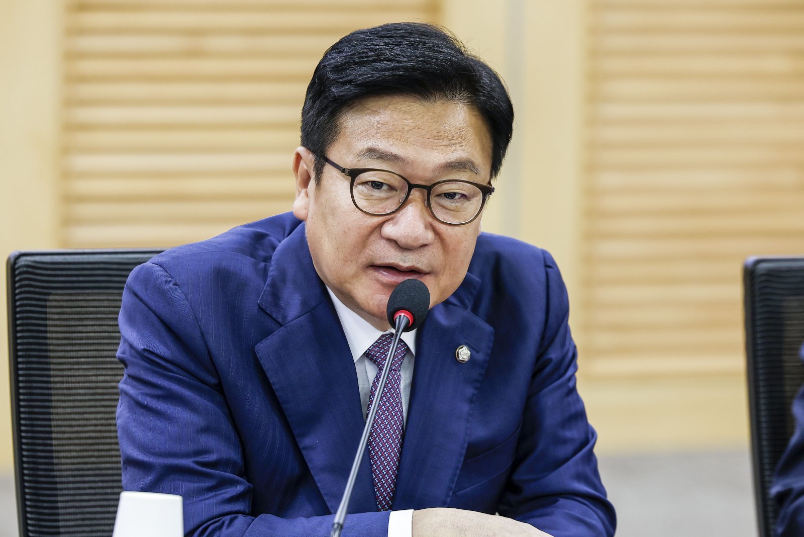 정점식 국민의힘 원내대표가 29일 서울 여의도 국회 의원회관에서 열린 국민의힘 대외협력위원회 청년주권포럼 출범식 좌담회 ‘올공 2030 청년들에게 주권 회복 해결책을 묻다’에서 축사를 하고 있다. 2026.06.29. 뉴시스