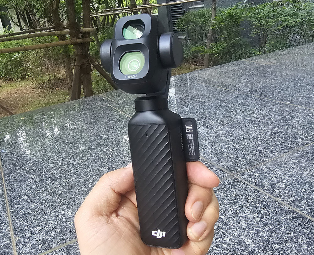 20mm(f/2.0) 광각 렌즈와 60mm(f/1.8) 중거리 렌즈를 조합한 듀얼 카메라 시스템을 갖췄다 / 출처=IT동아