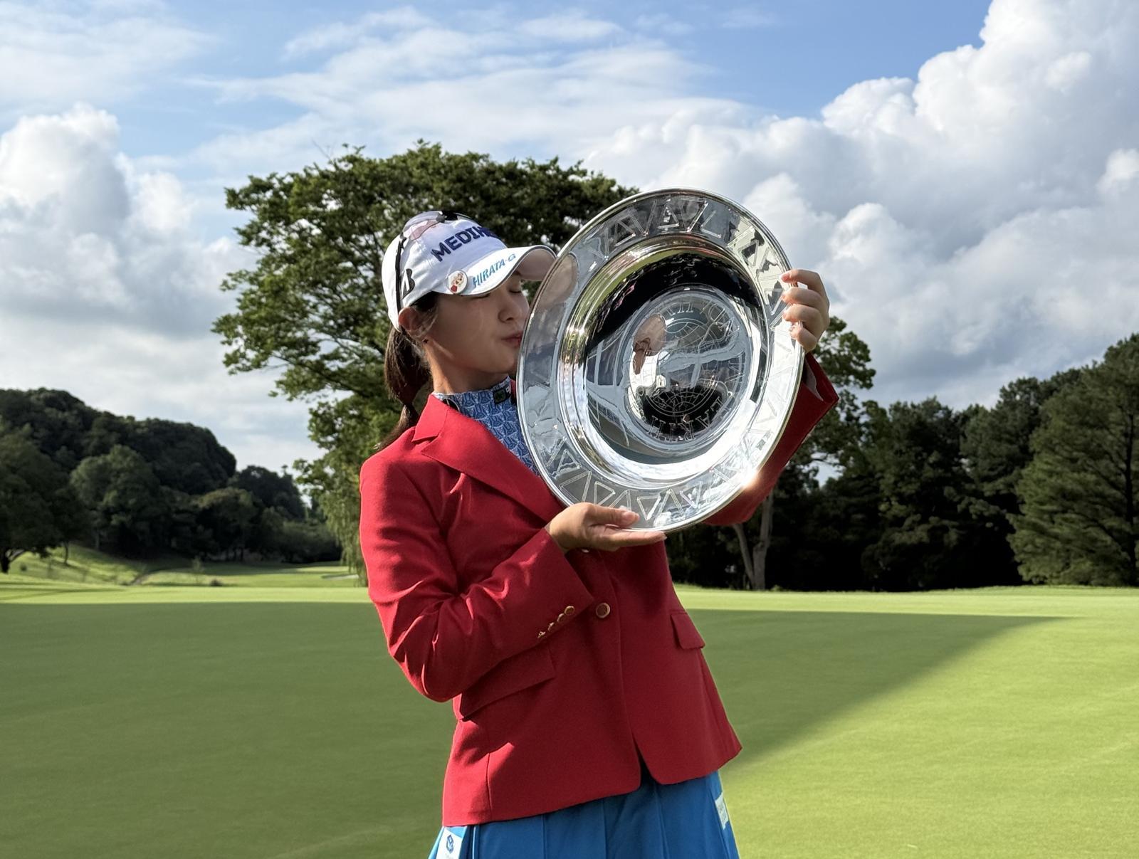 JLPGA 어스몬다민컵에서 우승한 박현경. 석교상사 제공